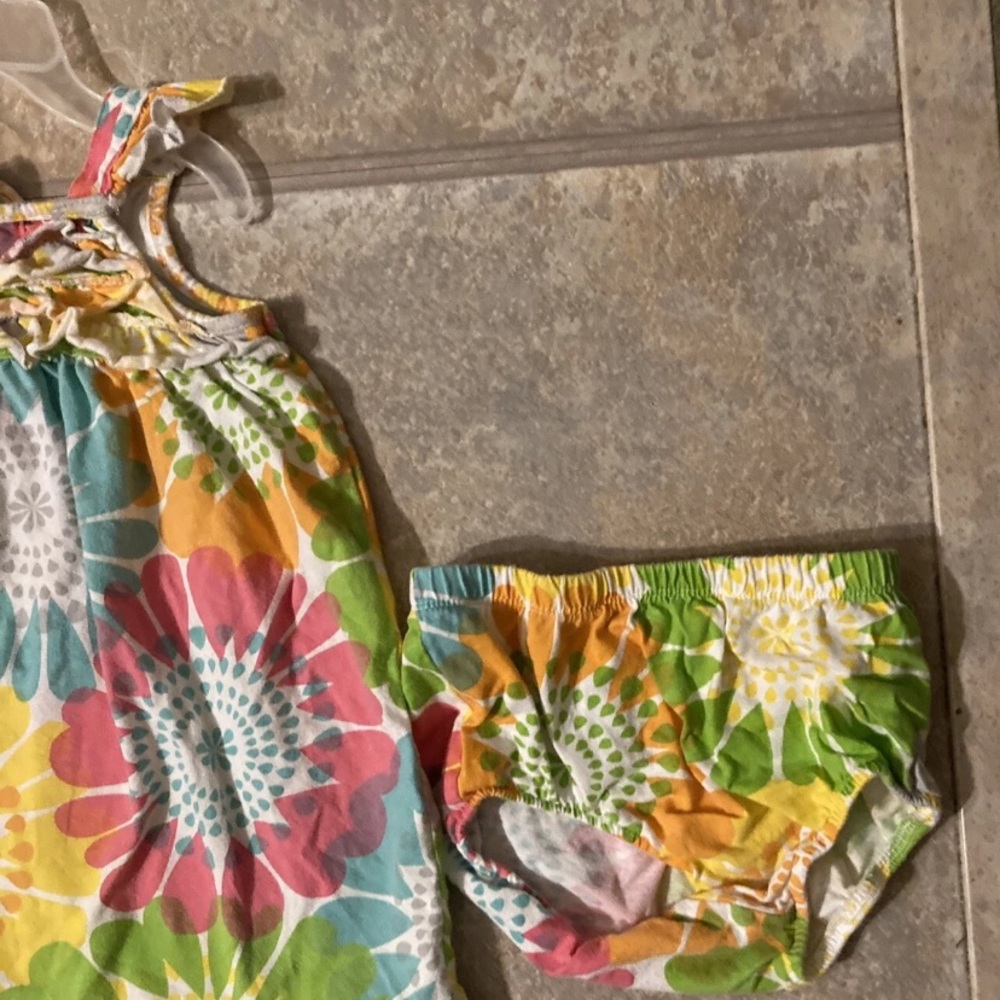 Carters Girls Size 24 Months 2Pc Sundress Set With Colorful Floral Pattern - Picture 3 of 7